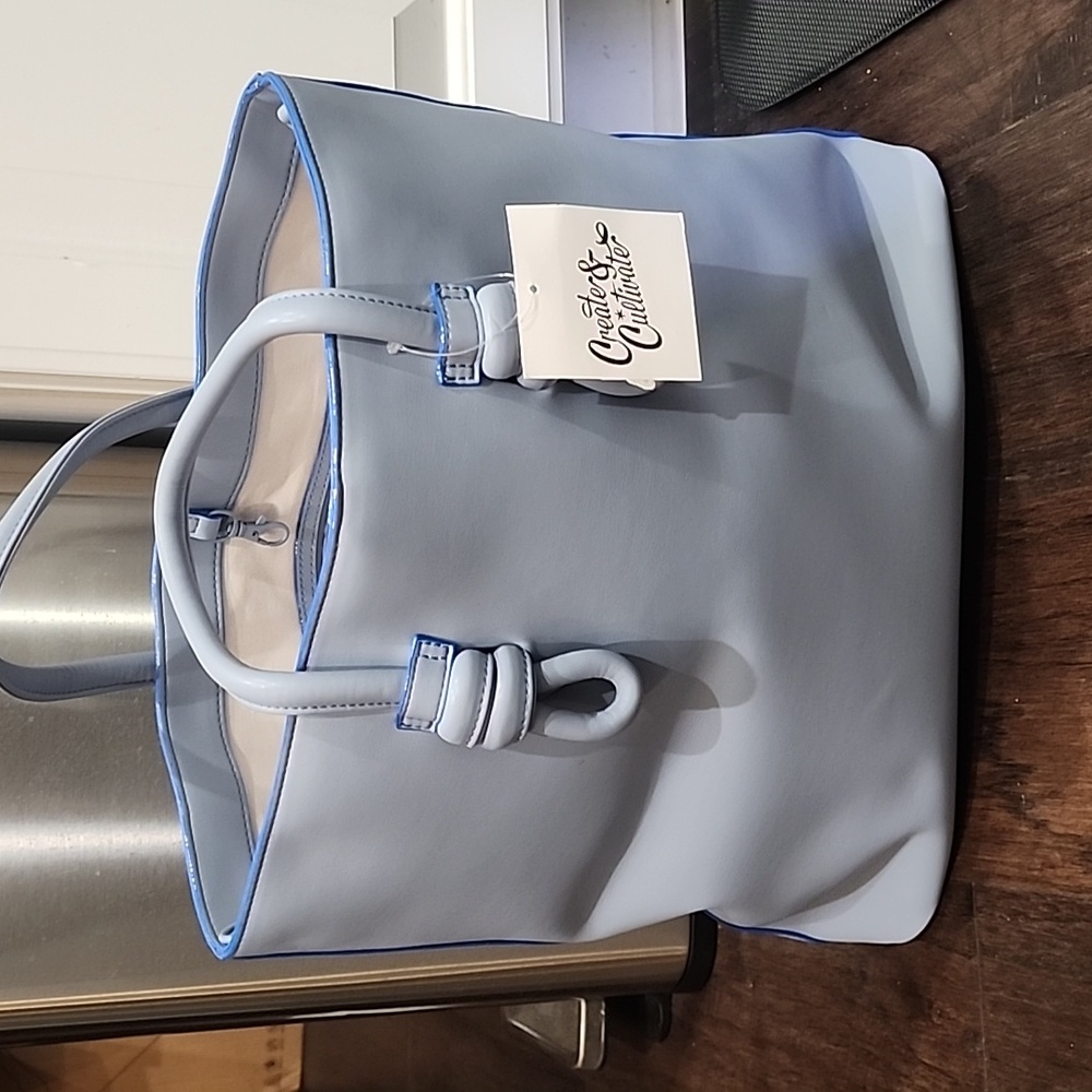 Créater & Cultivater Essential tote new tags! Missing shoulder strap